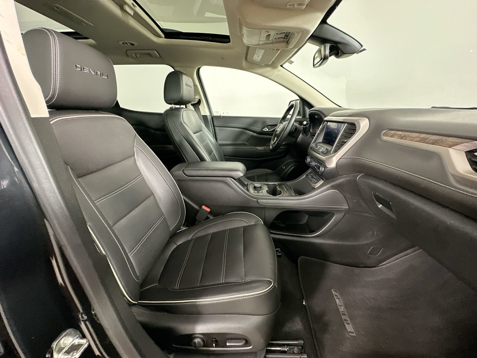 Used 2020 GMC Acadia Denali FWD image 45