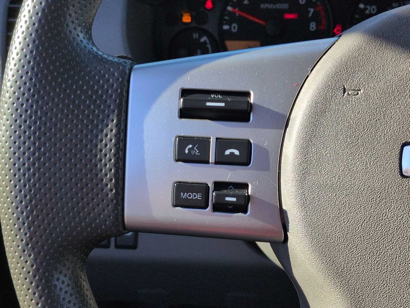 Used 2021 Nissan Frontier SV w/ Midnight Edition Floor Mats image 24