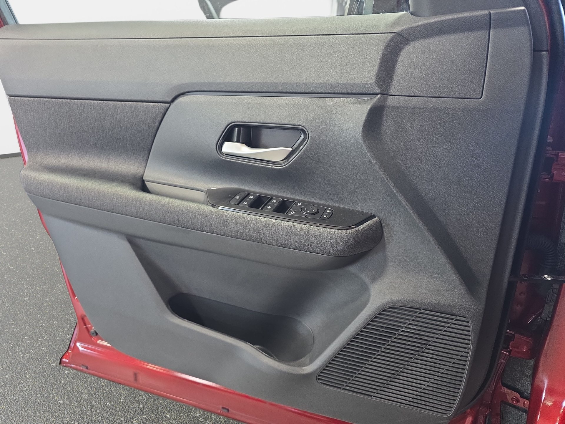 New 2027 Nissan Kicks SV w/ Cold Weather Package FWD image 25