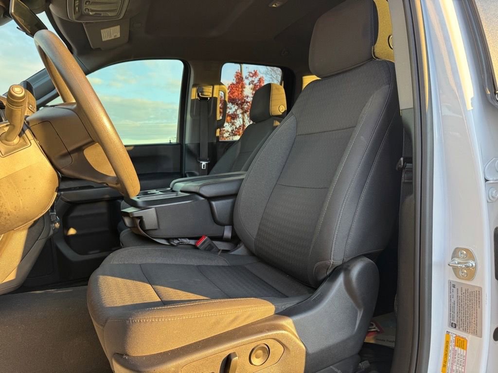 Used 2025 Chevrolet Silverado 2500 Custom w/ Custom Convenience Package image 17