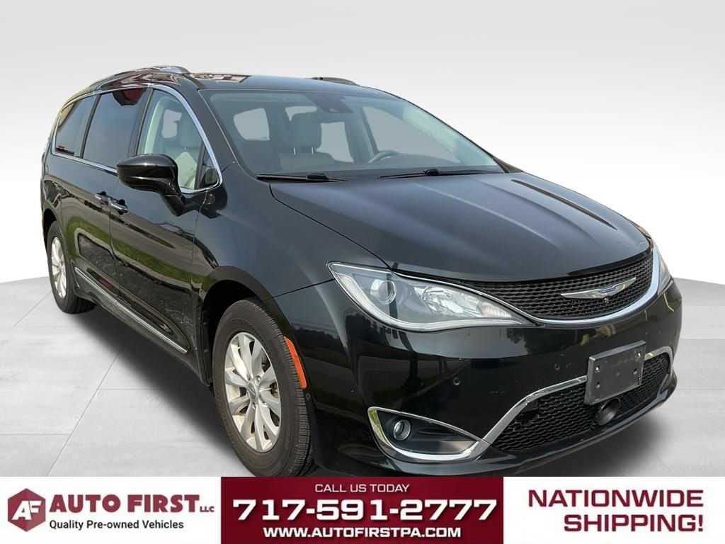 Used 2018 Chrysler Pacifica Touring-L w/ Advanced Safetytec Group FWD image 1