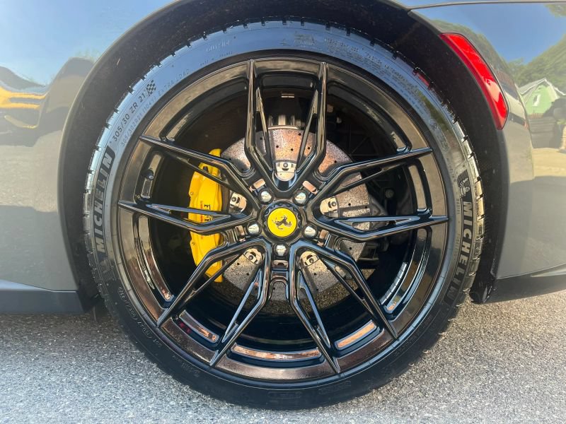 Used 2018 Ferrari GTC4Lusso AWD/4WD image 28