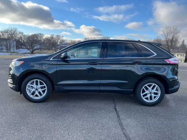 Used 2024 Ford Edge SEL w/ Convenience Package AWD/4WD image 2