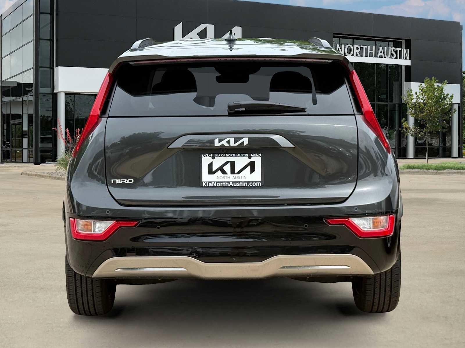 Certified 2024 Kia Niro Wind FWD image 6
