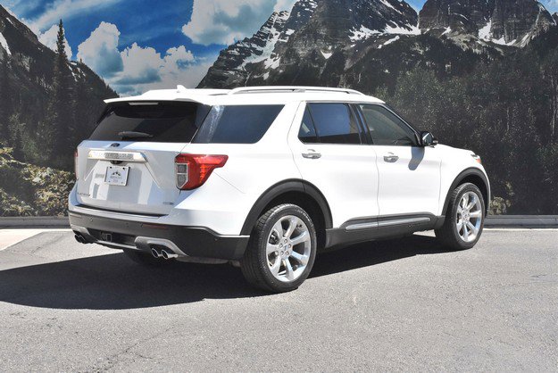 Used 2020 Ford Explorer Platinum image 3
