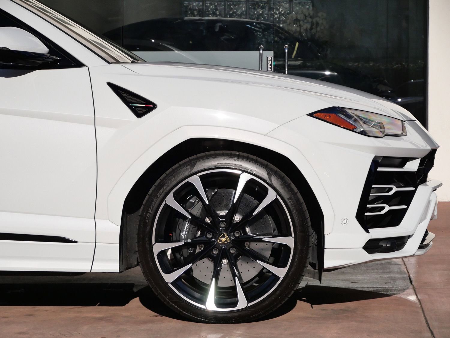 Used 2021 Lamborghini Urus image 9