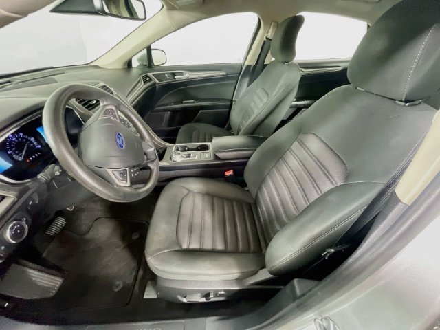 Used 2019 Ford Fusion SE FWD image 21