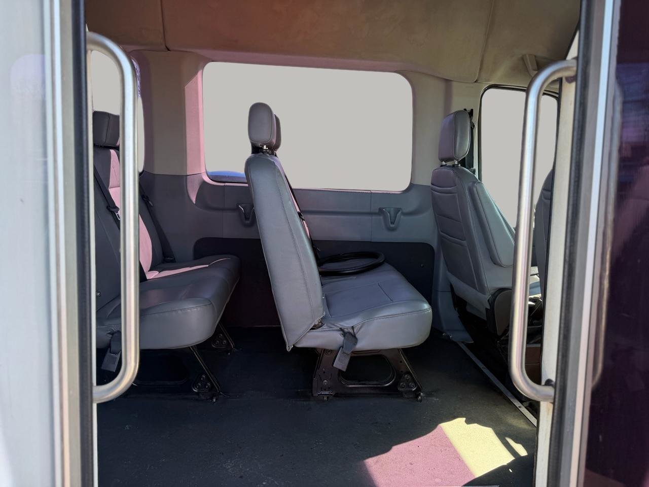 Used 2019 Ford Transit 350 XL image 30