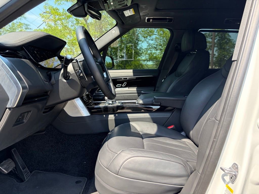 Certified 2023 Land Rover Range Rover Long Wheelbase SE AWD/4WD image 11