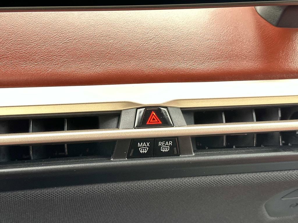 Used 2023 BMW iX xDrive50 image 13