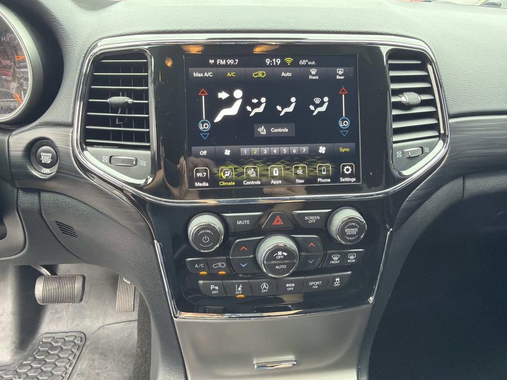 Used 2022 Jeep Grand Cherokee Laredo X AWD/4WD image 30