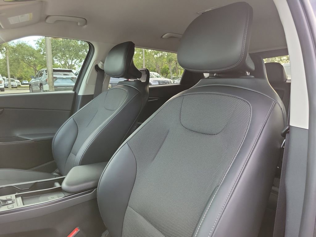 Used 2025 Kia EV6 Light RWD image 12