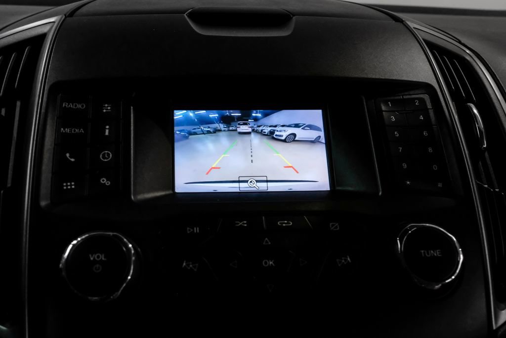 Used 2019 Ford Edge SE image 20