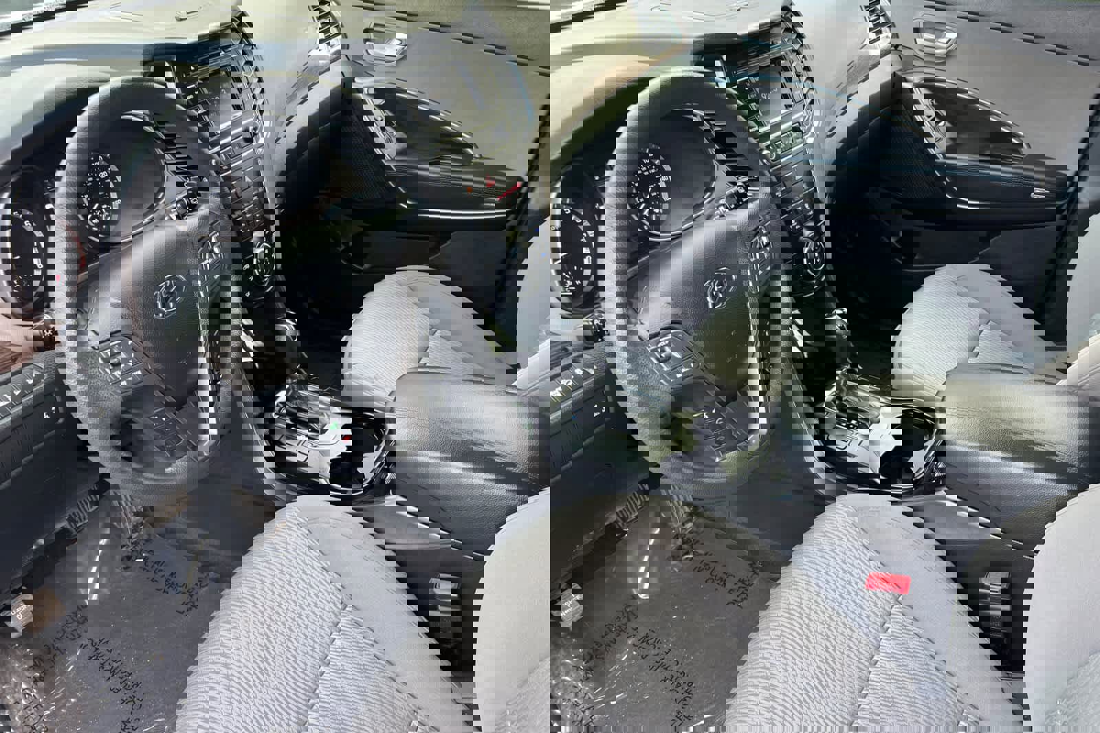 Used 2017 Hyundai Santa Fe Sport image 11