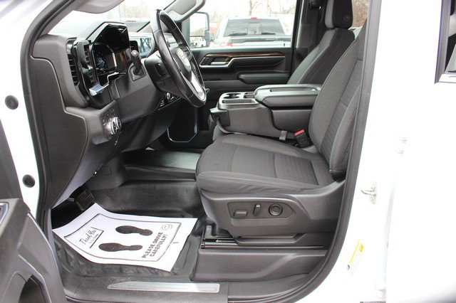 Used 2024 GMC Sierra 3500 SLE w/ SLE Convenience Package image 10