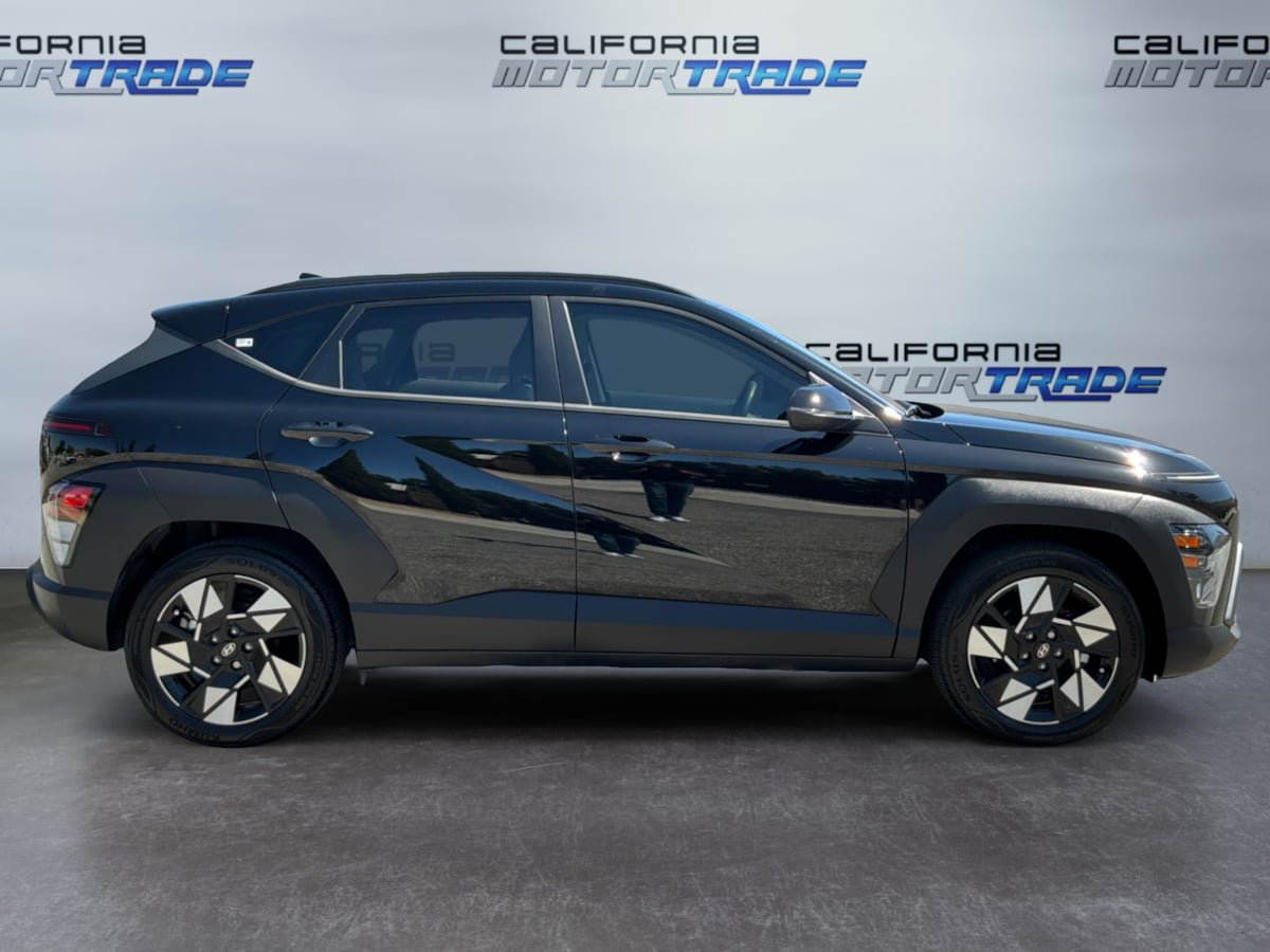 Used 2025 Hyundai Kona SEL FWD image 4