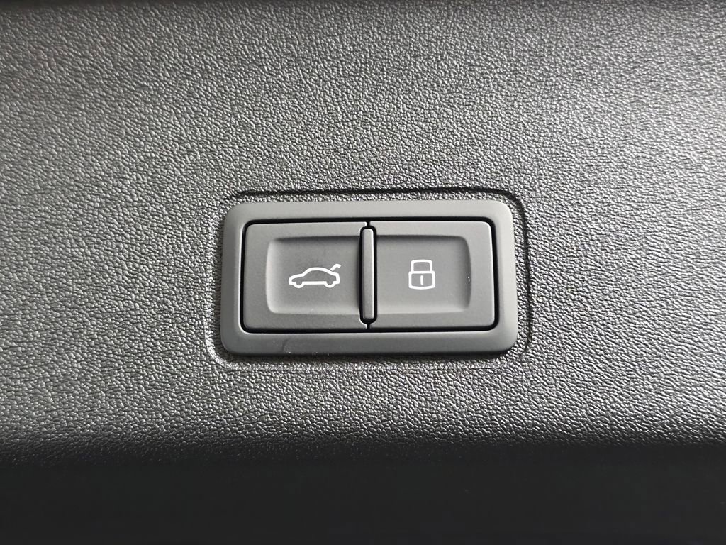 New 2026 Audi Q3 quattro 2.0T AWD/4WD image 10