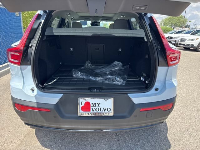 New 2026 Volvo XC40 B5 Plus w/ Protection Package Premier AWD/4WD image 9