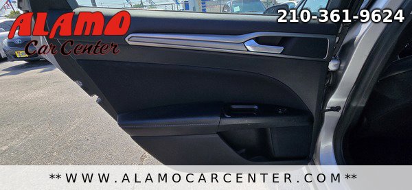 Used 2017 Ford Fusion SE image 33