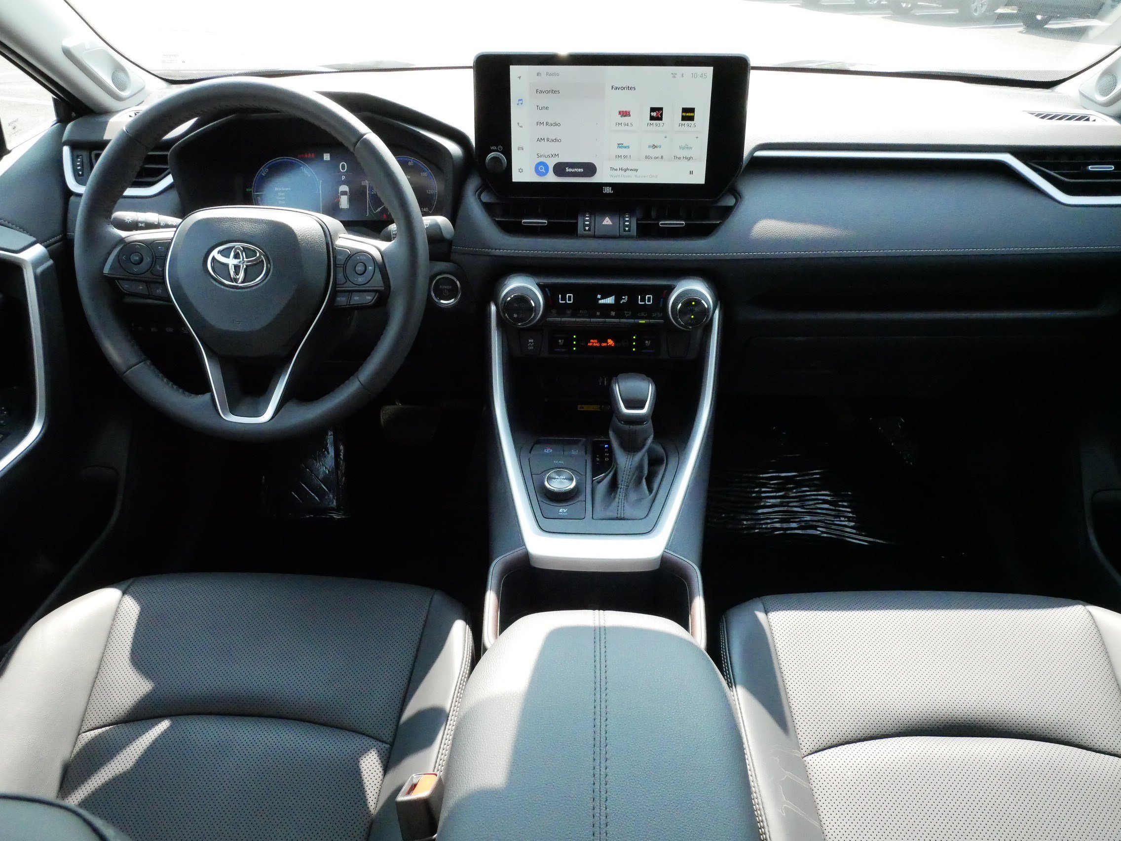 Certified 2025 Toyota RAV4 Limited w/ Advanced Technology Package AWD/4WD image 10
