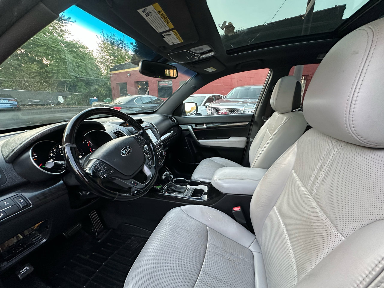 Used 2014 Kia Sorento SX w/ 3rd Row Package image 25