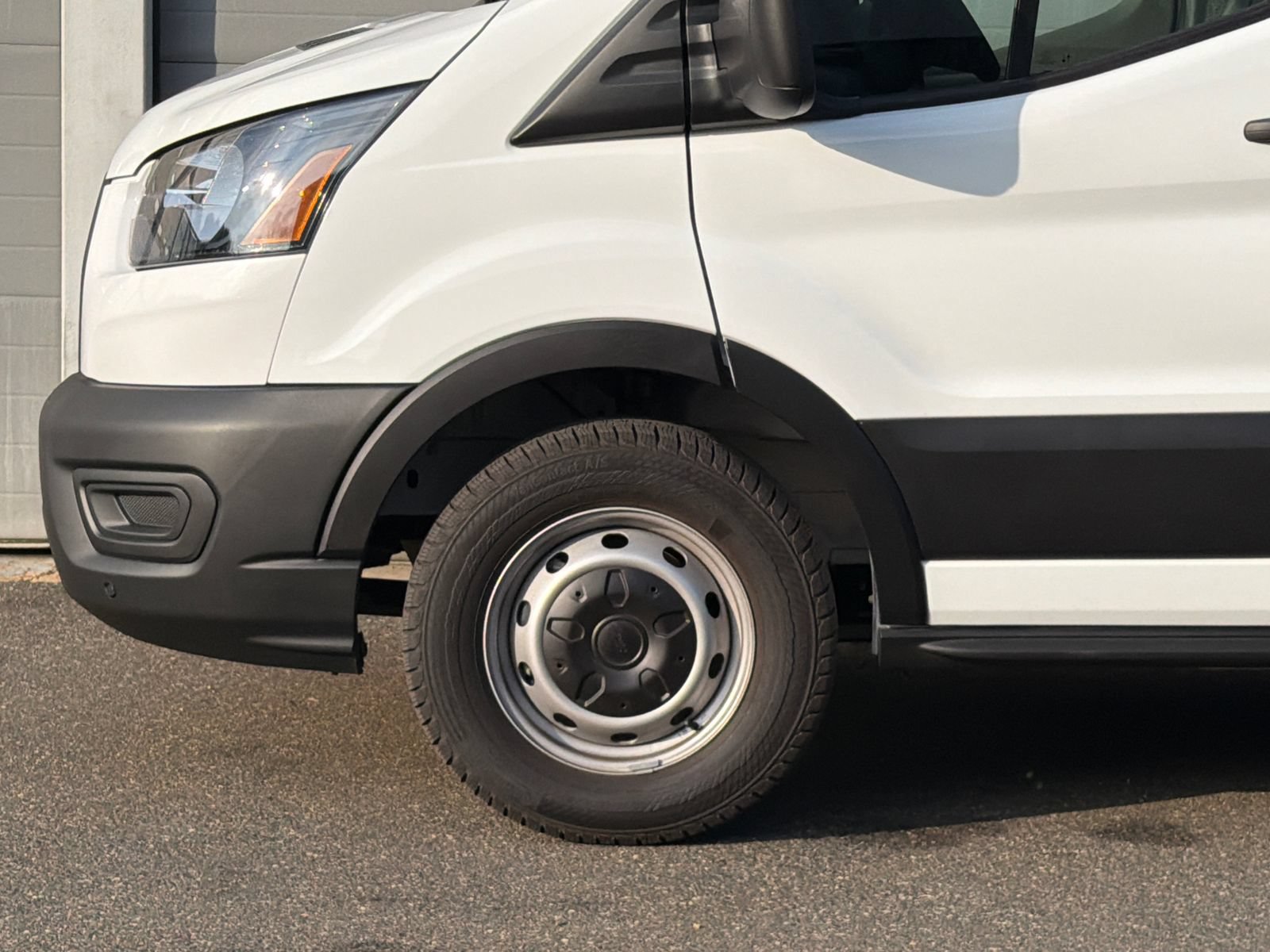 Used 2026 Ford Transit 150 Low Roof w/ Load Area Protection Package RWD image 4