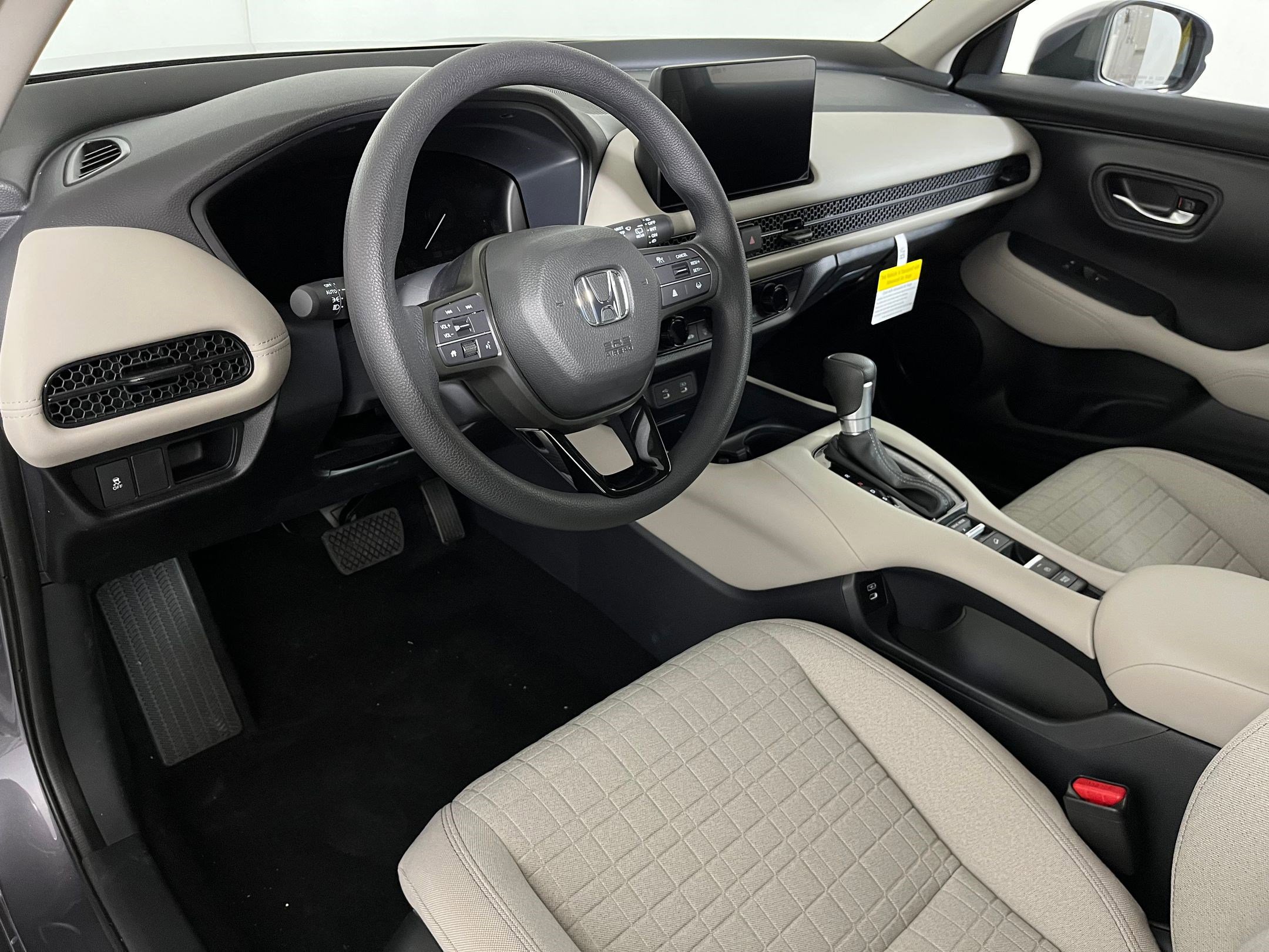 New 2026 Honda HR-V LX image 3
