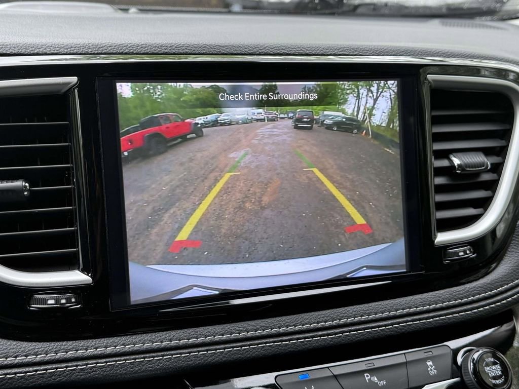 Used 2024 Chrysler Pacifica Select FWD image 30