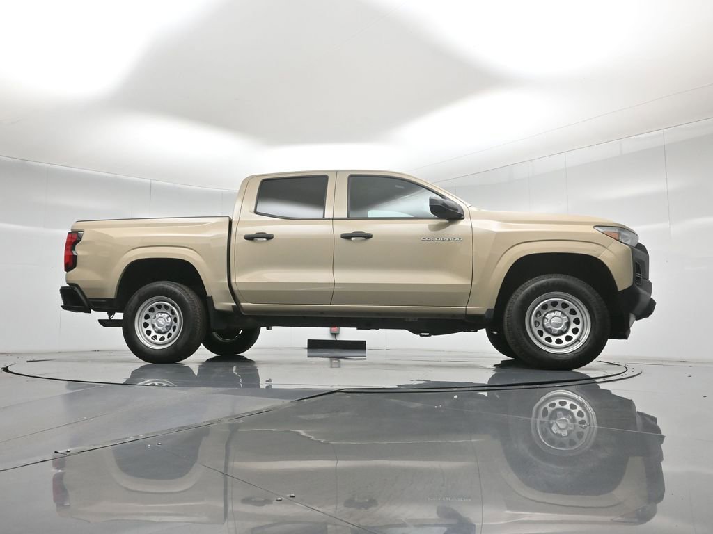 Used 2023 Chevrolet Colorado W/T RWD image 4