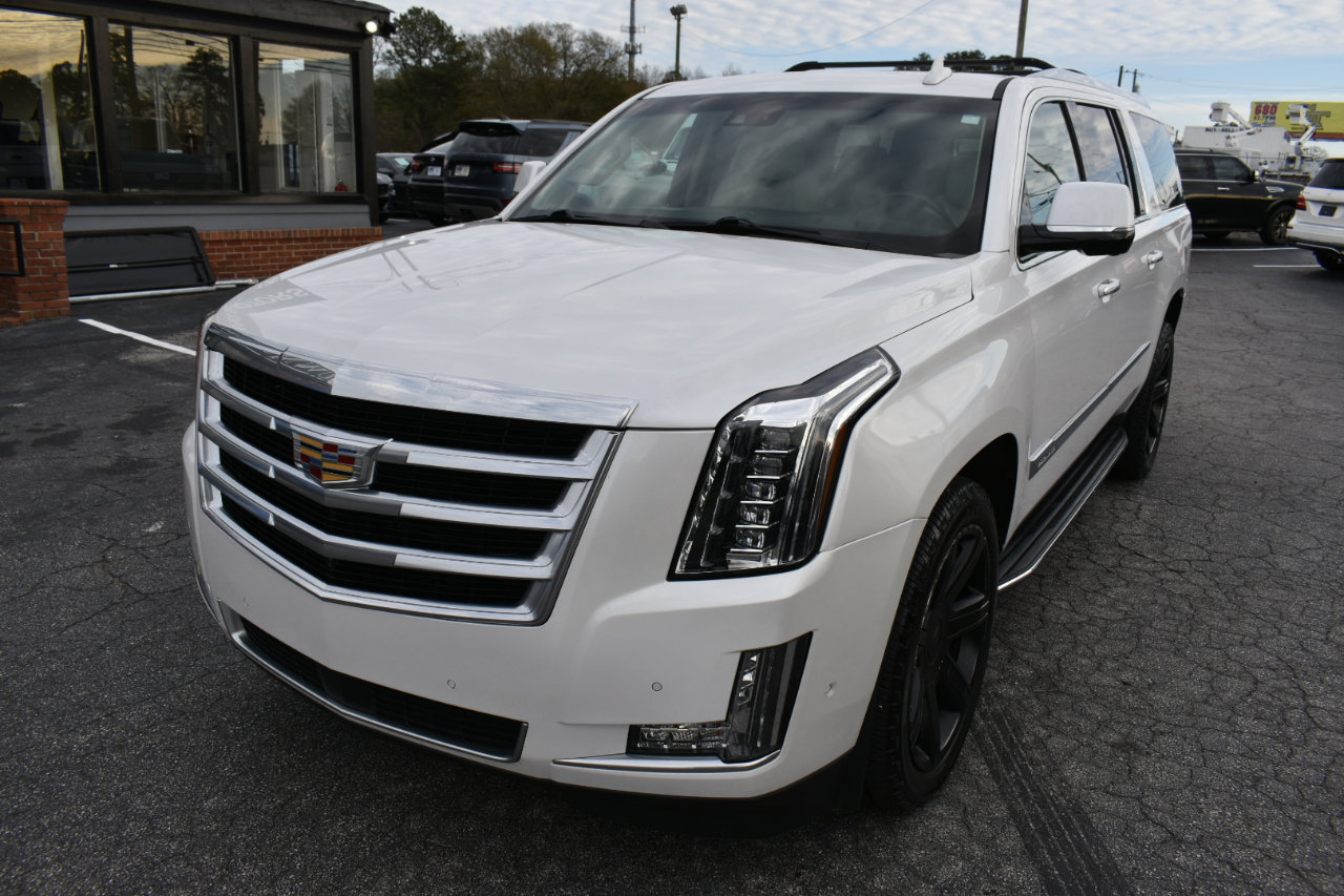 Used 2020 Cadillac Escalade ESV Premium Luxury image 2