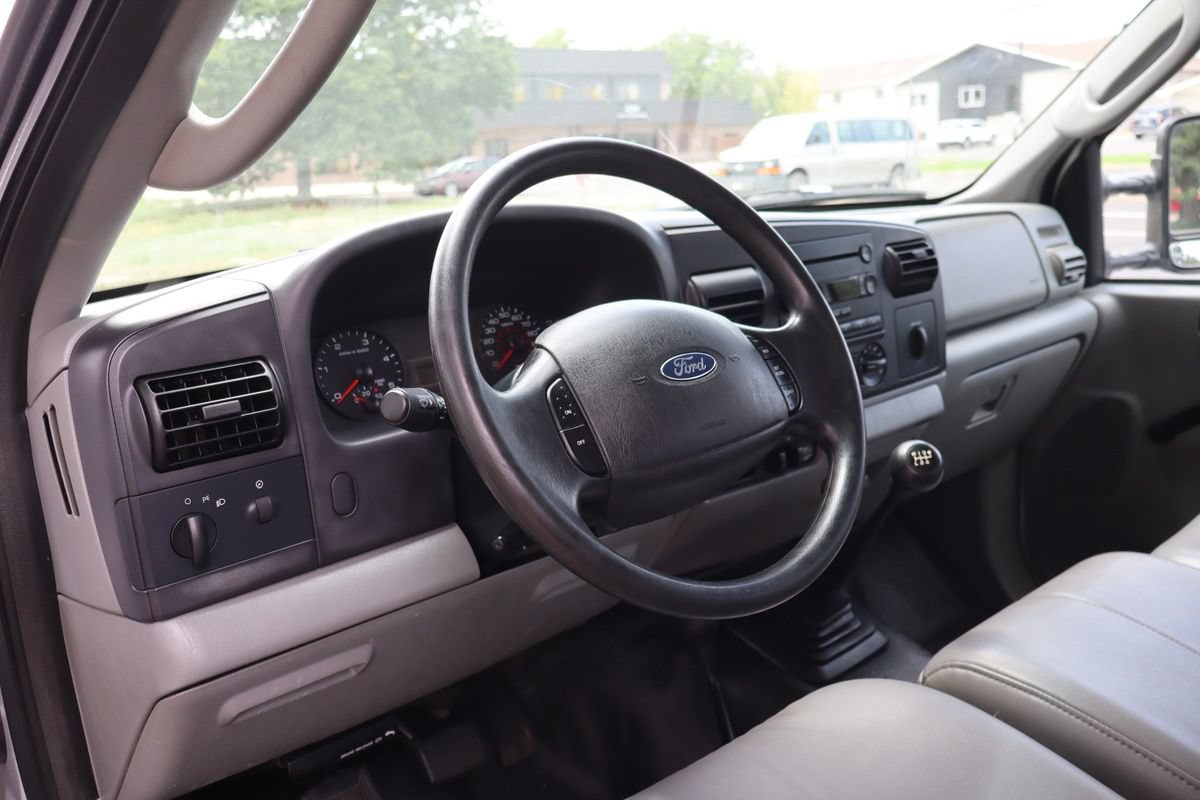Used 2005 Ford F350 XL AWD/4WD image 16