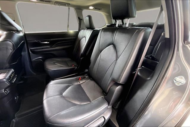Used 2025 Toyota Grand Highlander FWD image 19