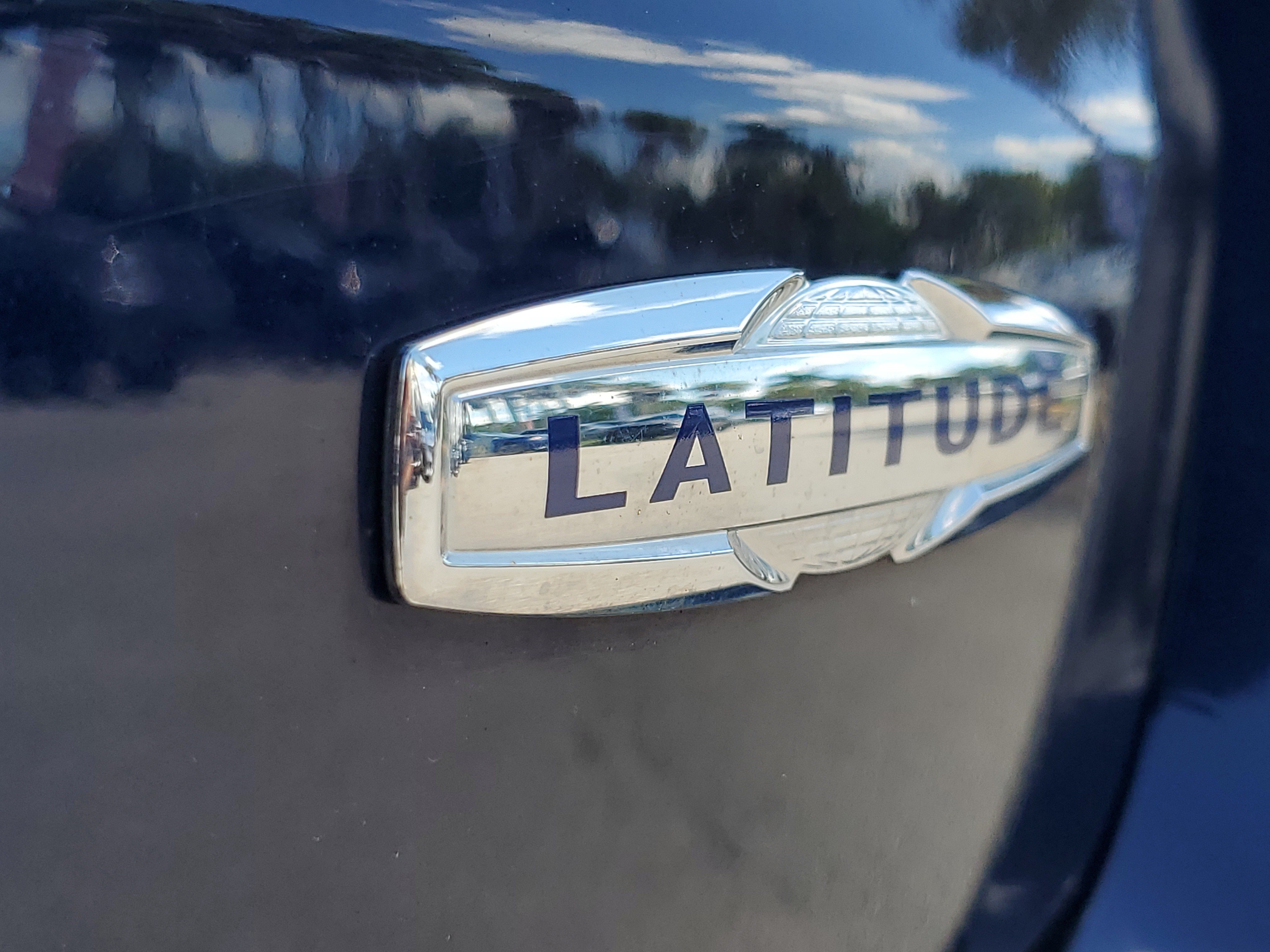 Used 2021 Jeep Compass Latitude AWD/4WD image 5