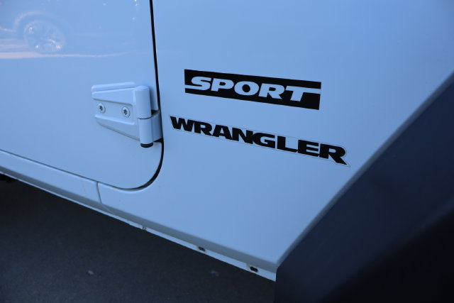 Used 2015 Jeep Wrangler Sport w/ Quick Order Package 23S AWD/4WD image 9