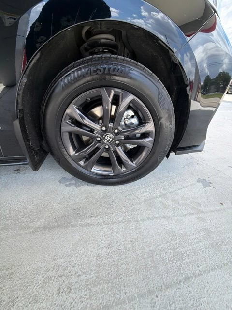 Used 2025 Toyota Sienna XSE w/ XSE Premium Package AWD/4WD image 9