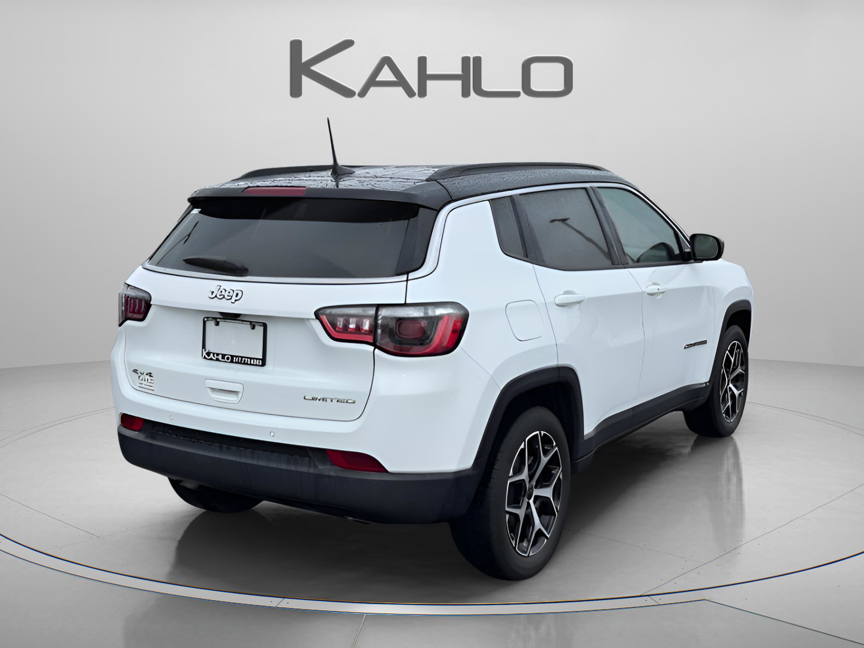 Used 2025 Jeep Compass Limited image 5