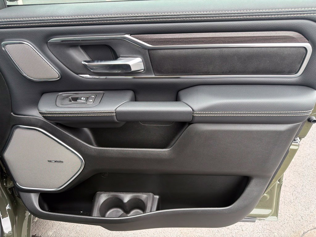 New 2026 RAM 1500 Laramie AWD/4WD image 40