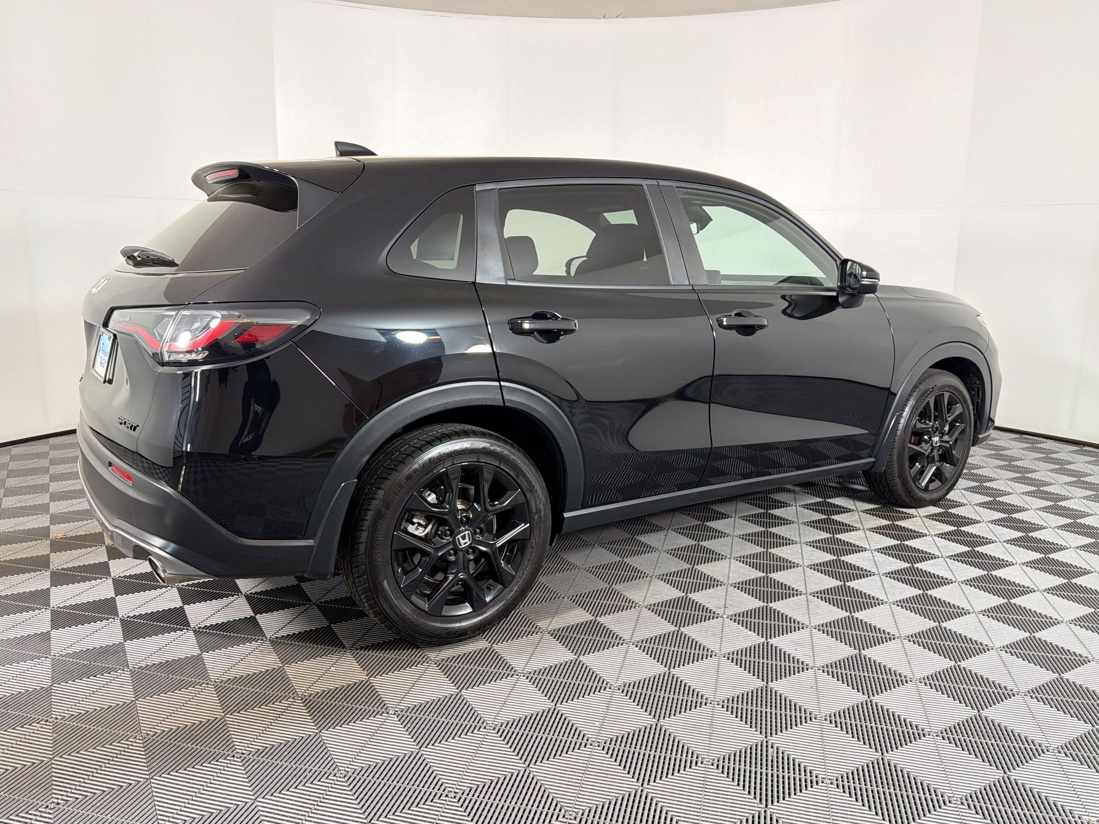 Used 2023 Honda HR-V Sport image 8