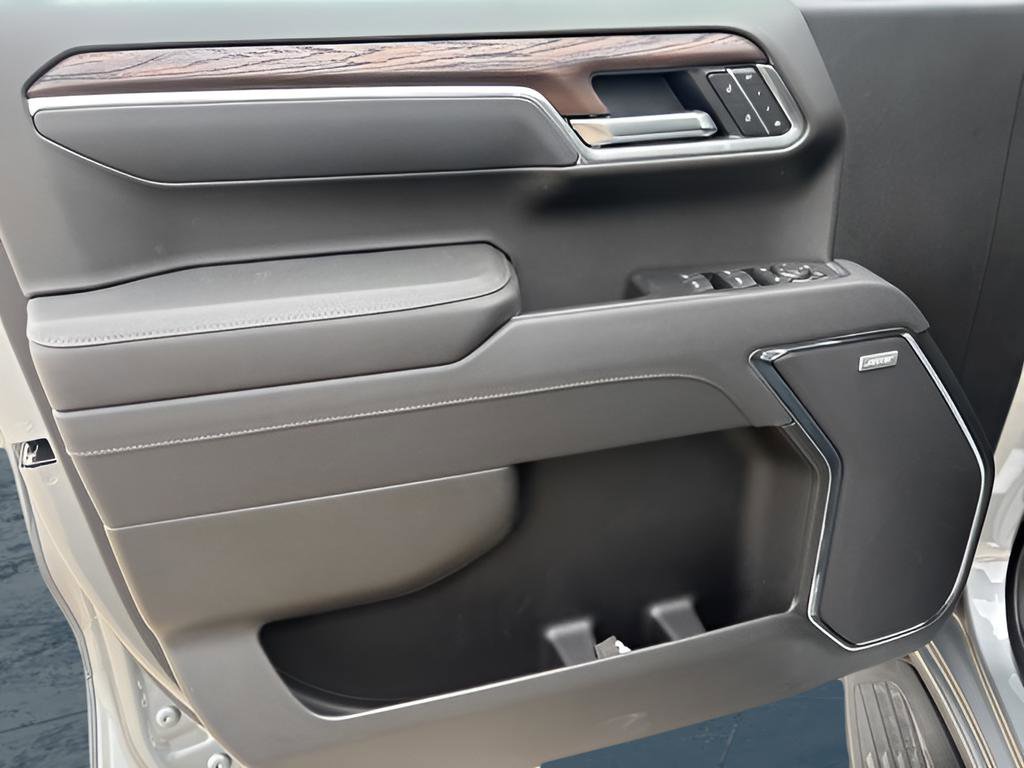 New 2026 GMC Sierra 1500 SLT image 12