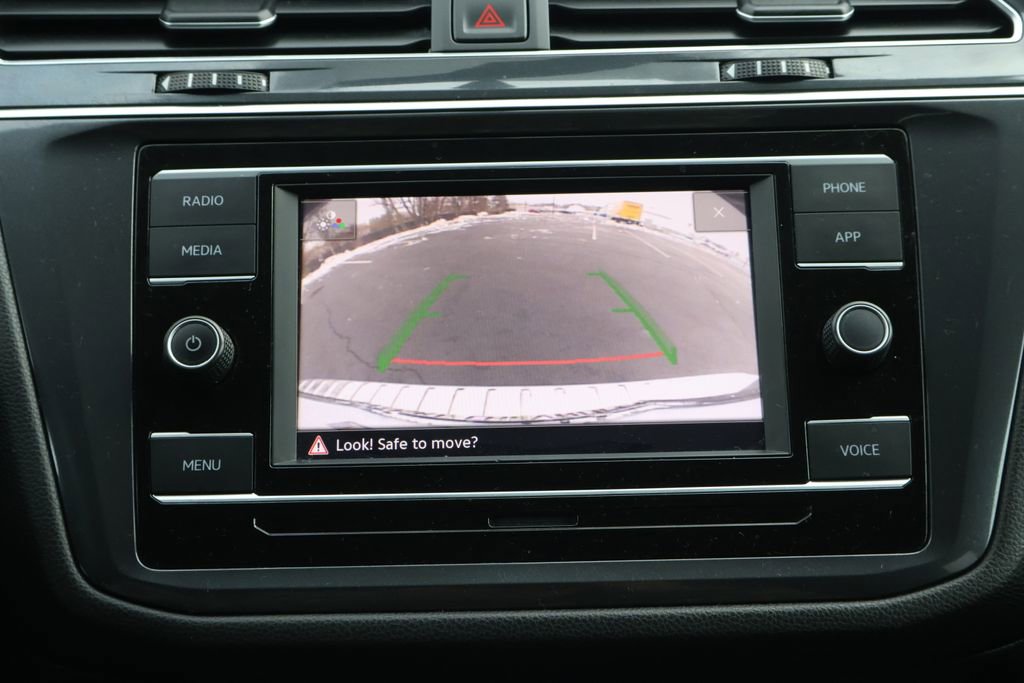 Used 2022 Volkswagen Tiguan S image 17