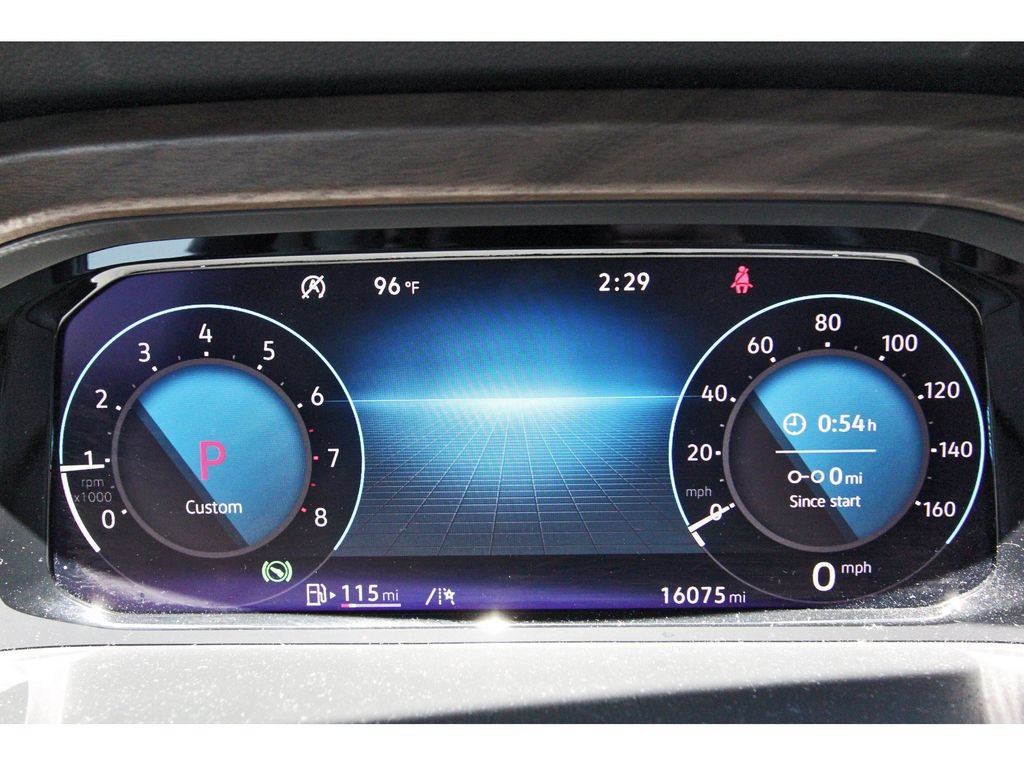 Used 2025 Volkswagen Atlas SE FWD image 17