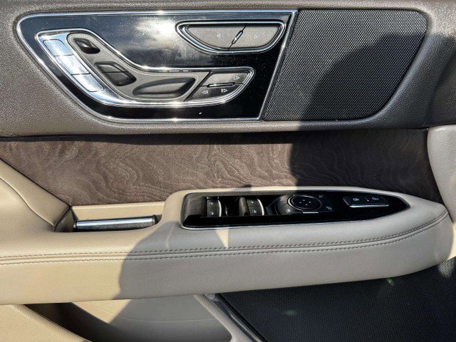 Used 2023 Lincoln Navigator Reserve image 20