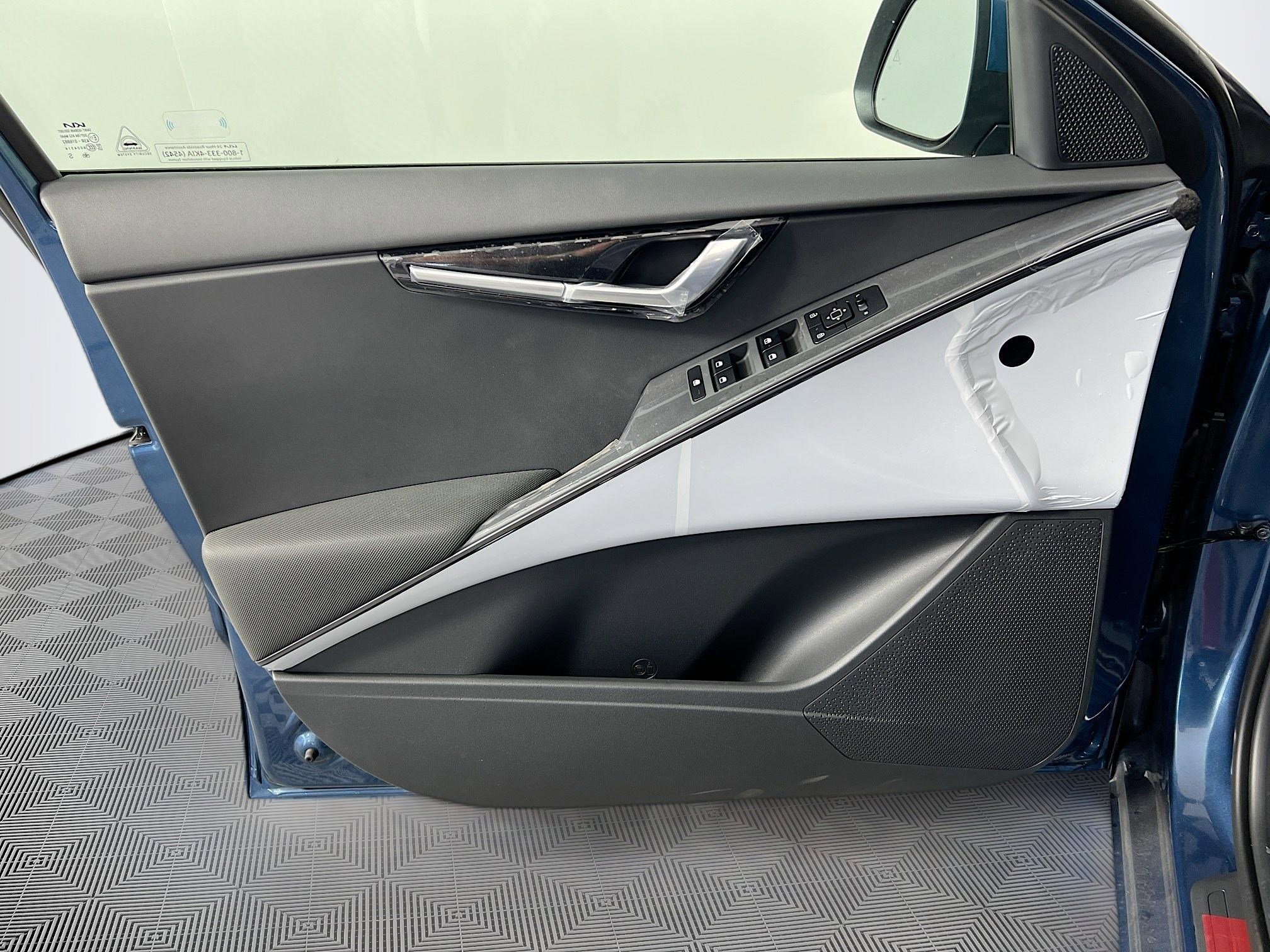 New 2025 Kia Niro EX image 20