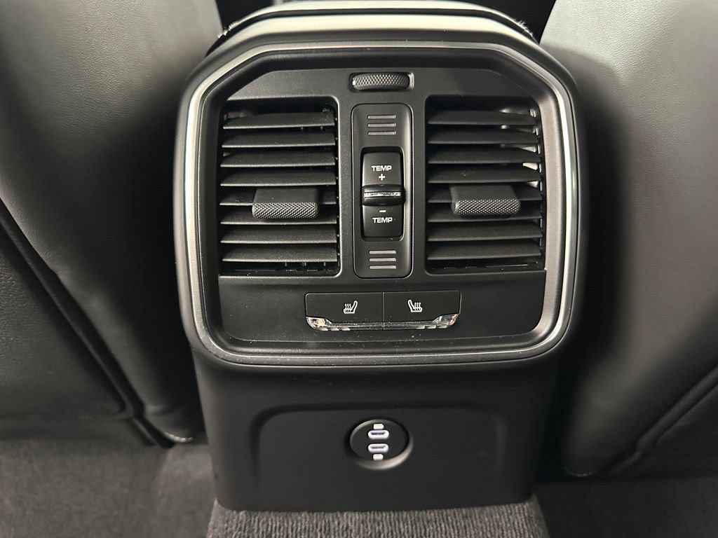 Certified 2025 Porsche Macan w/ Premium Package Plus AWD/4WD image 41