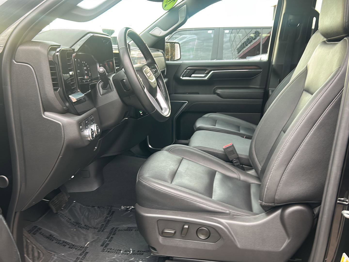 Used 2024 GMC Sierra 1500 SLT image 11