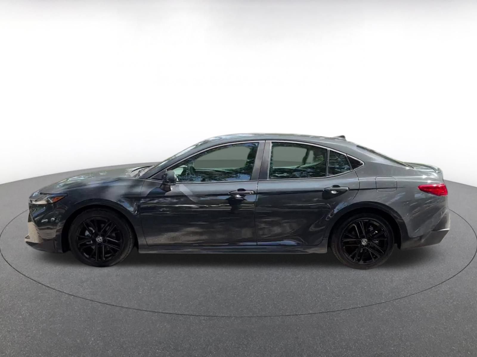 Used 2026 Toyota Camry SE FWD image 9