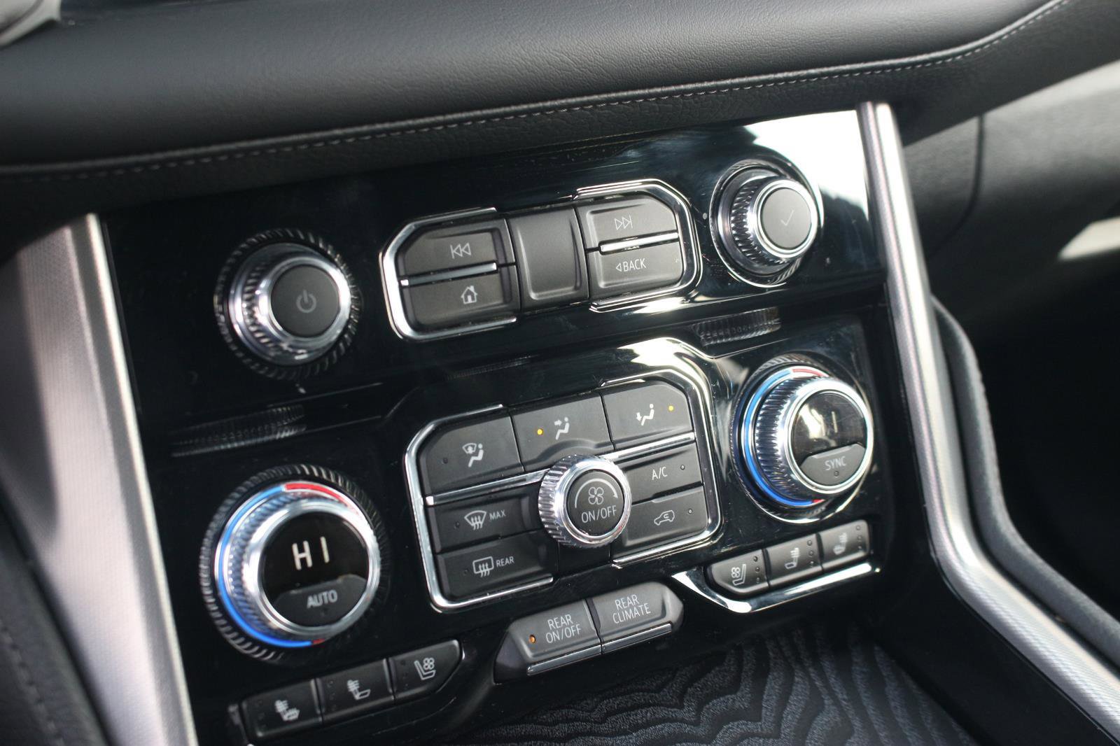 Used 2024 GMC Yukon XL Denali w/ Max Trailering Package image 29