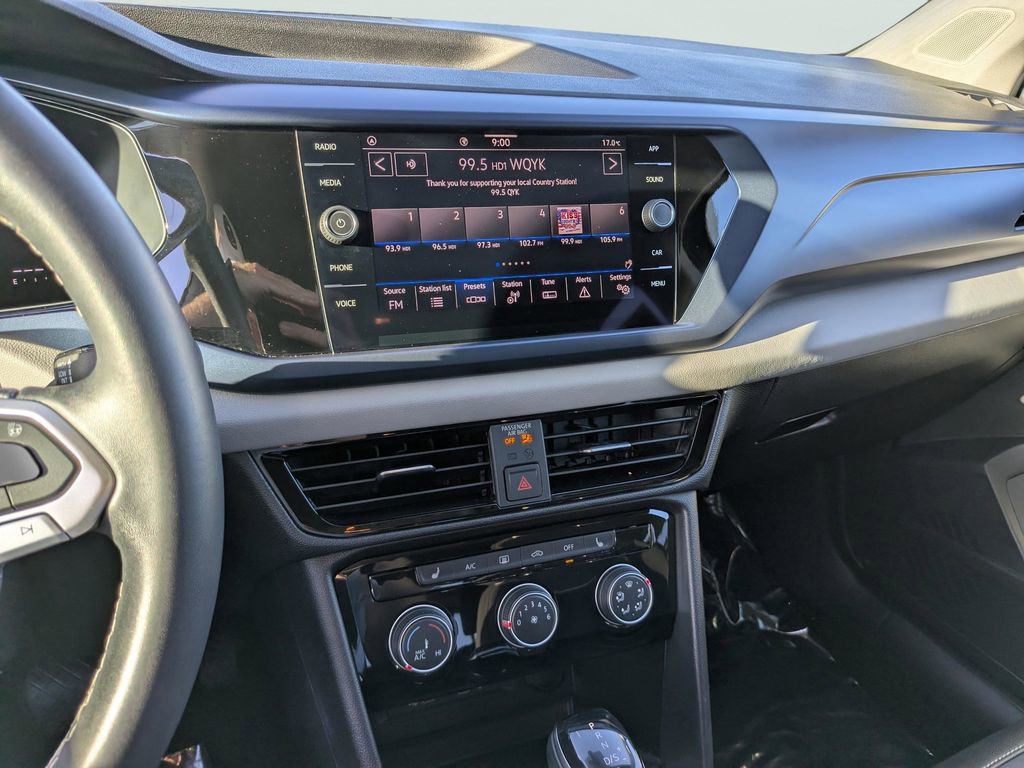 Certified 2023 Volkswagen Taos SE w/ Black Wheel Package FWD image 19