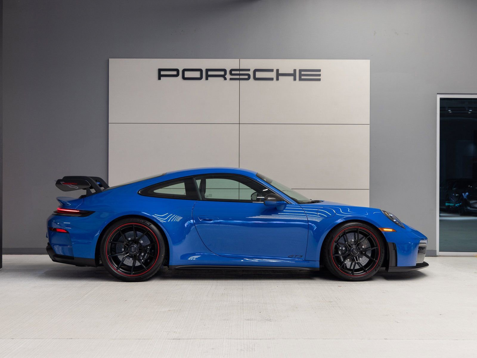 Certified 2026 Porsche 911 GT3 RWD image 8