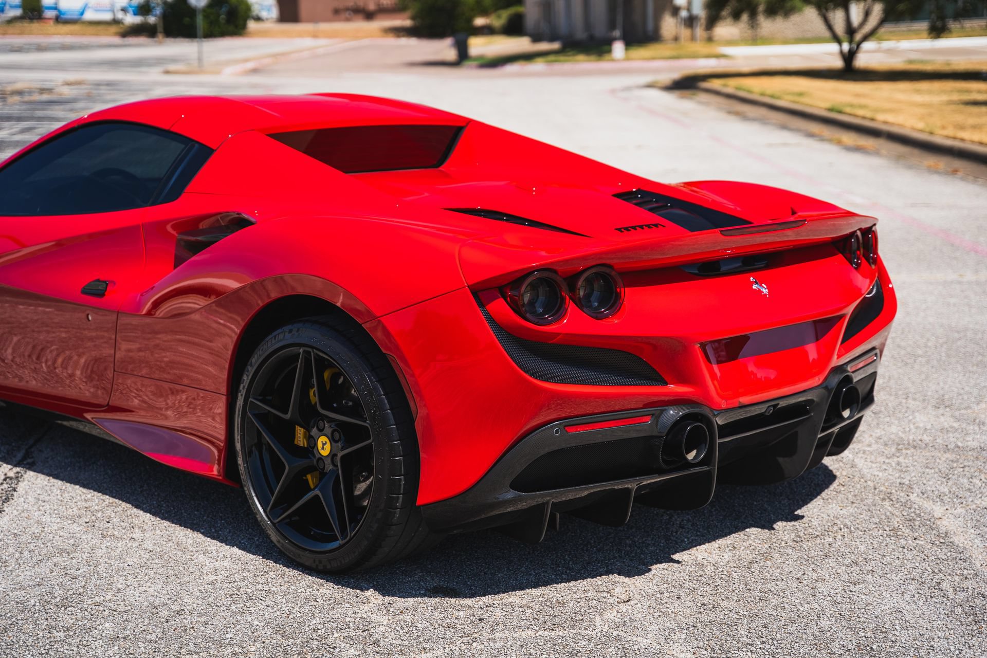 Used 2021 Ferrari F8 Tributo RWD image 21